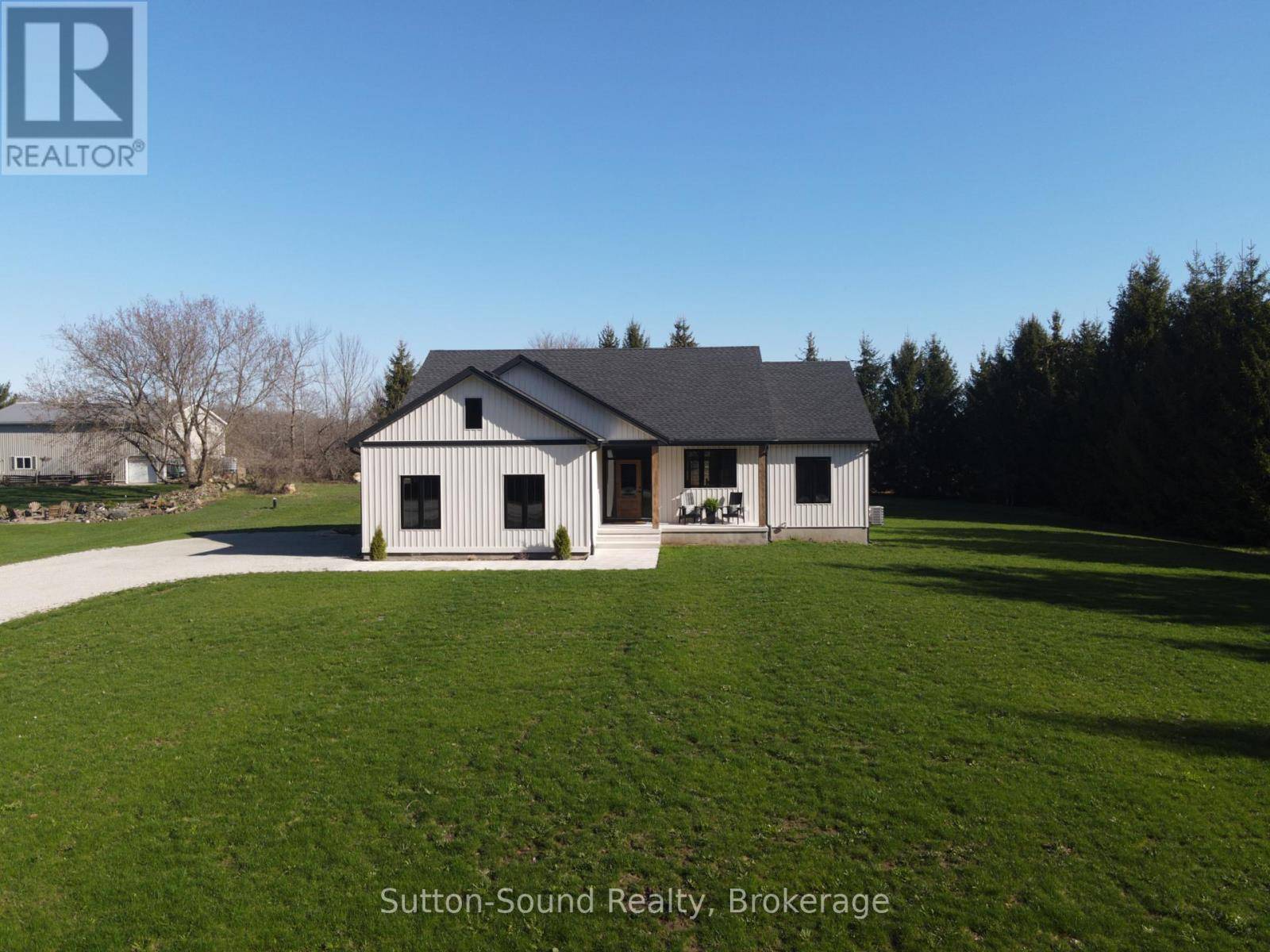 Georgian Bluffs, ON N4K5N5,102175 GREY RD 5