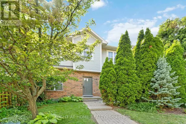 Hamilton (ancaster), ON L9K1R2,1085 Harrogate DR #35