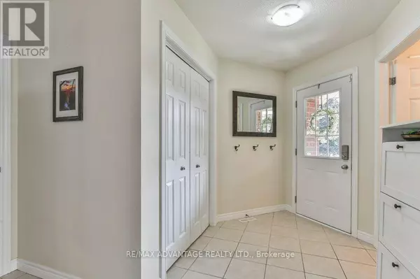 London North (north S), ON N6G0C6,2051 FOXWOOD AVENUE