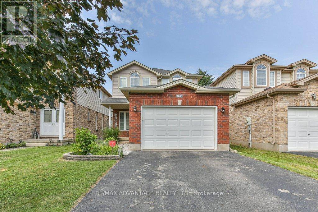 London North (north S), ON N6G0C6,2051 FOXWOOD AVENUE