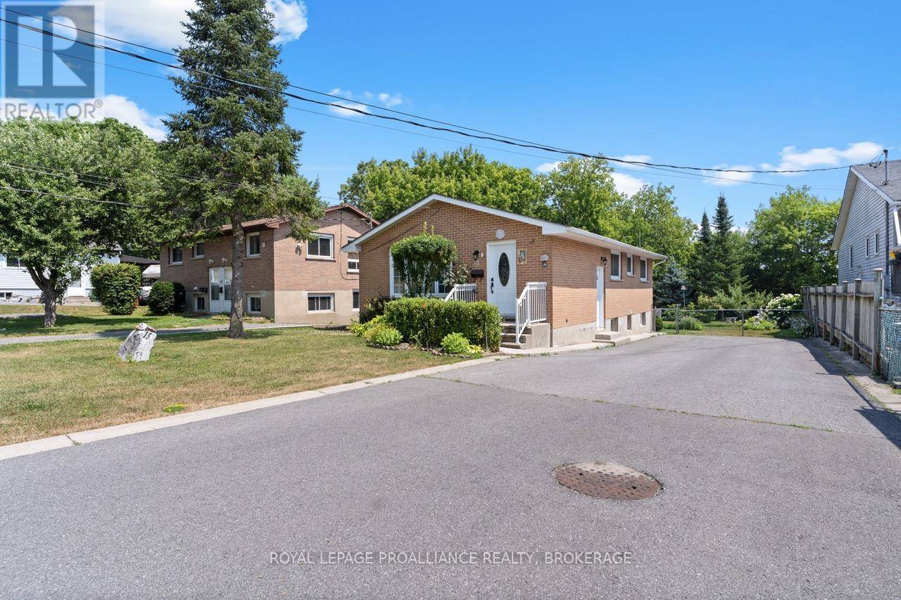 Kingston (rideau), ON K7K4Y5,15 SHAW STREET