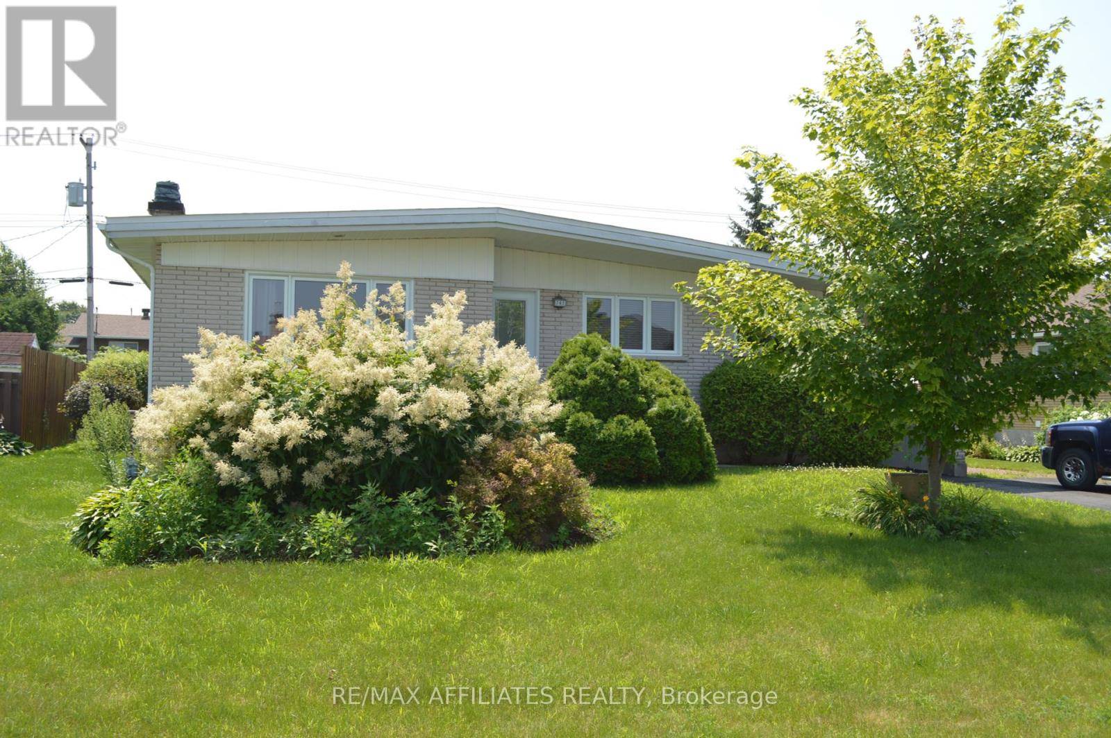 Hawkesbury, ON K6A2X7,545 GHISLAIN STREET