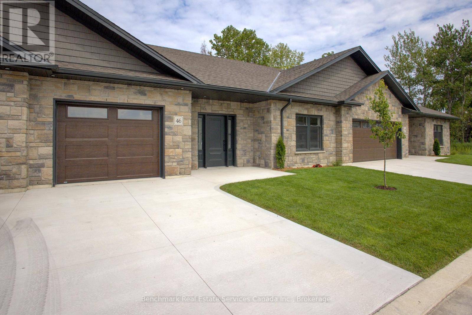 Kincardine, ON N2Z1G4,1182 Queen ST #38