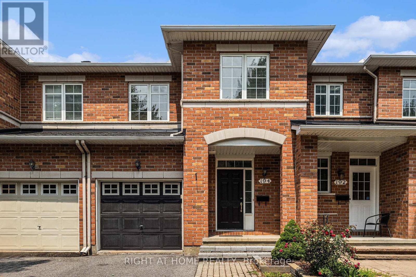 194 DEERCROFT AVENUE, Ottawa, ON K2J5J4