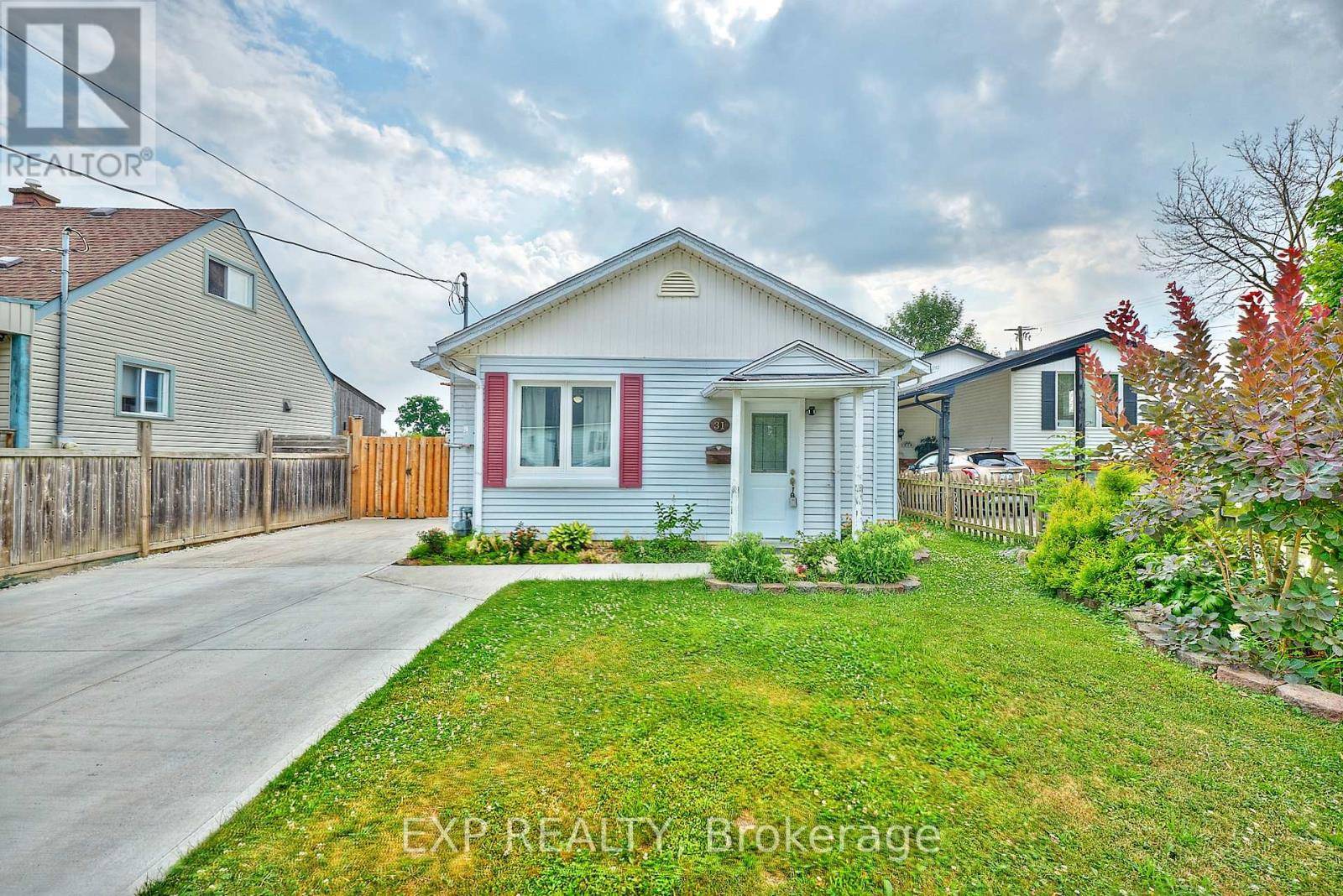 31 WOODROW STREET, St. Catharines (secord Woods), ON L2P2A1