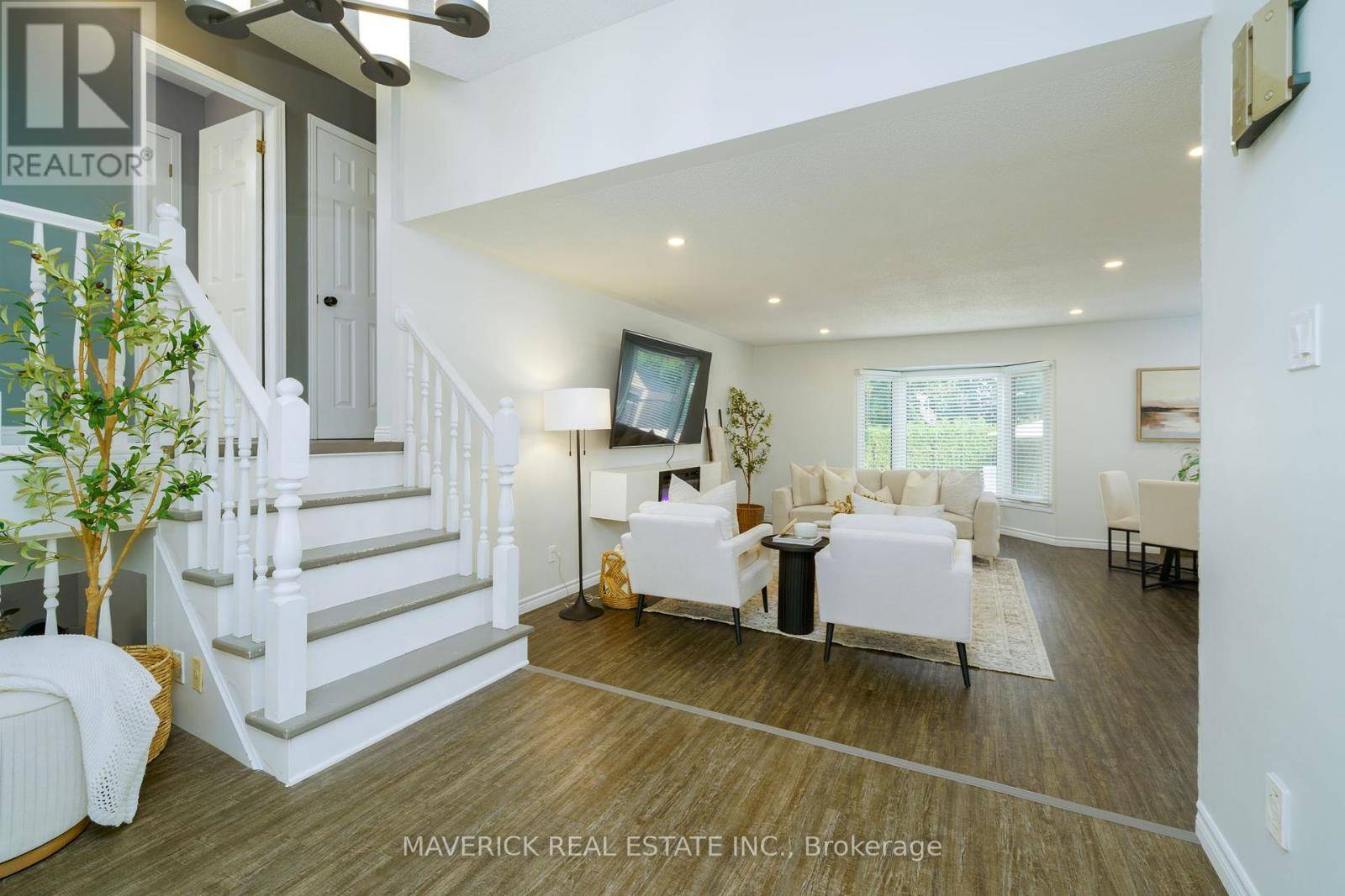 London North (north H), ON N5X2P6,1237 GLENORA DRIVE