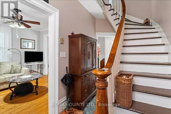 Prince Edward County (picton Ward), ON K0K2T0,370 MAIN STREET