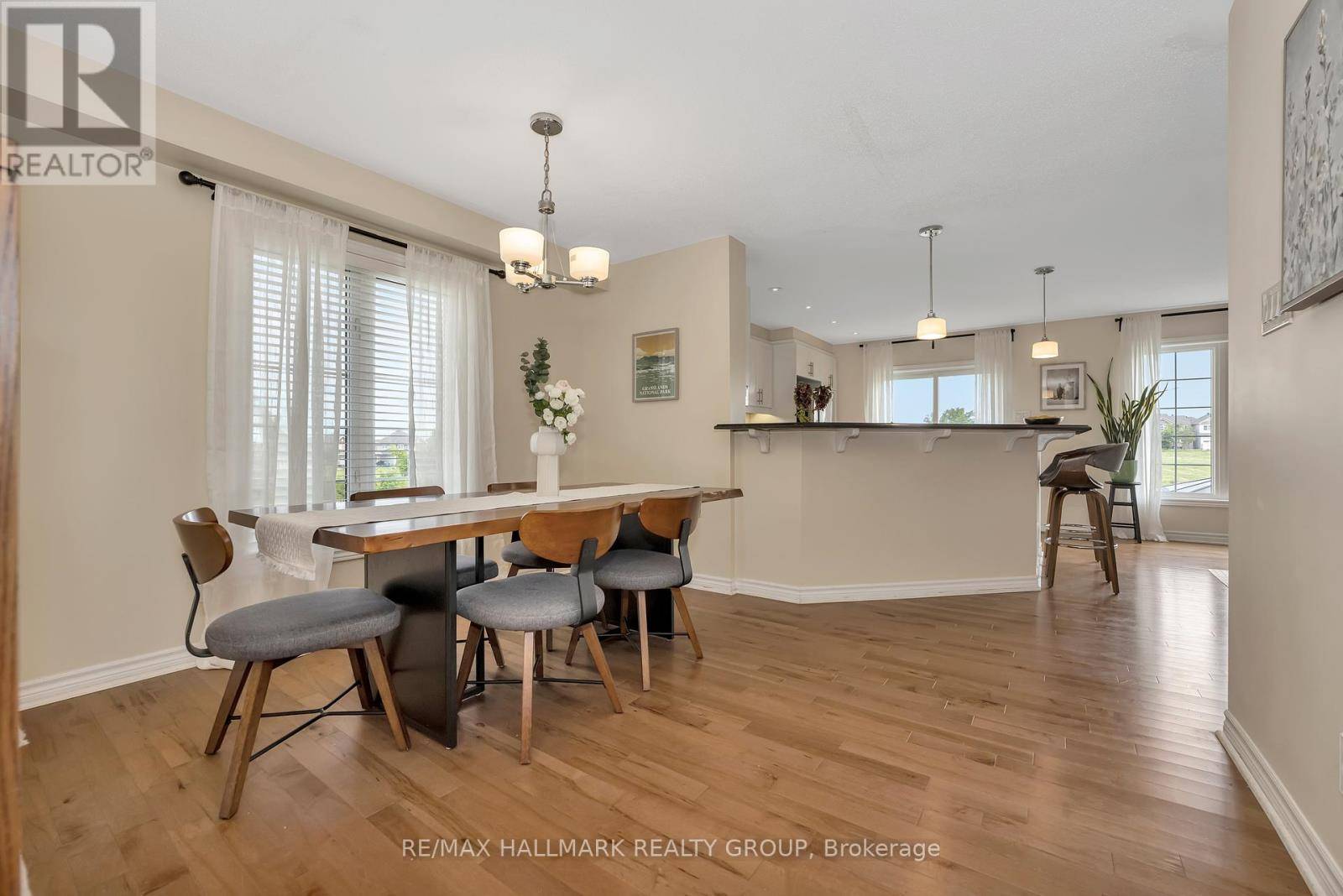 Ottawa, ON K2S0W7,334 ASTELIA CRESCENT