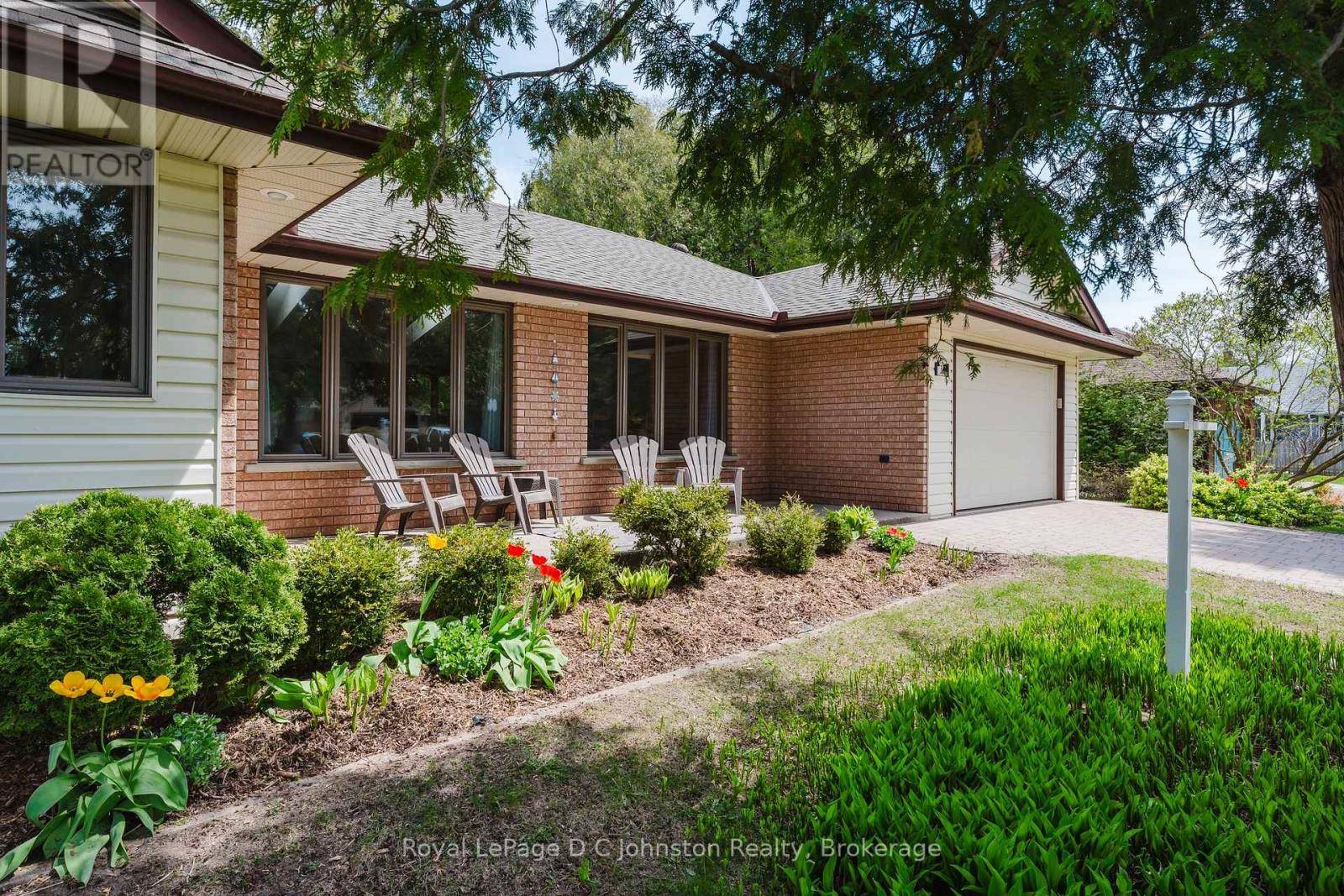 30 CEDAR BUSH DRIVE, Saugeen Shores, ON N0H2L0