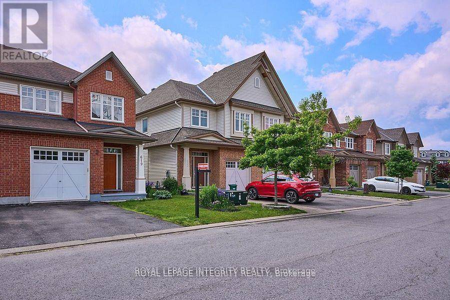 Ottawa, ON K2M0B6,619 MOORPARK AVENUE