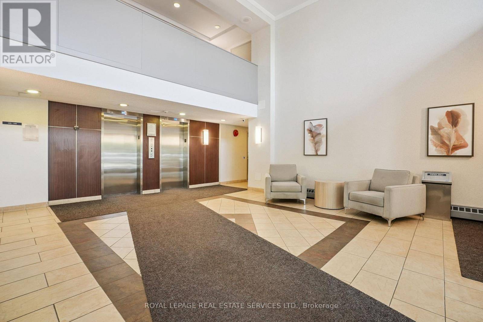 Hamilton (central), ON L8R3K2,111 Market ST #405