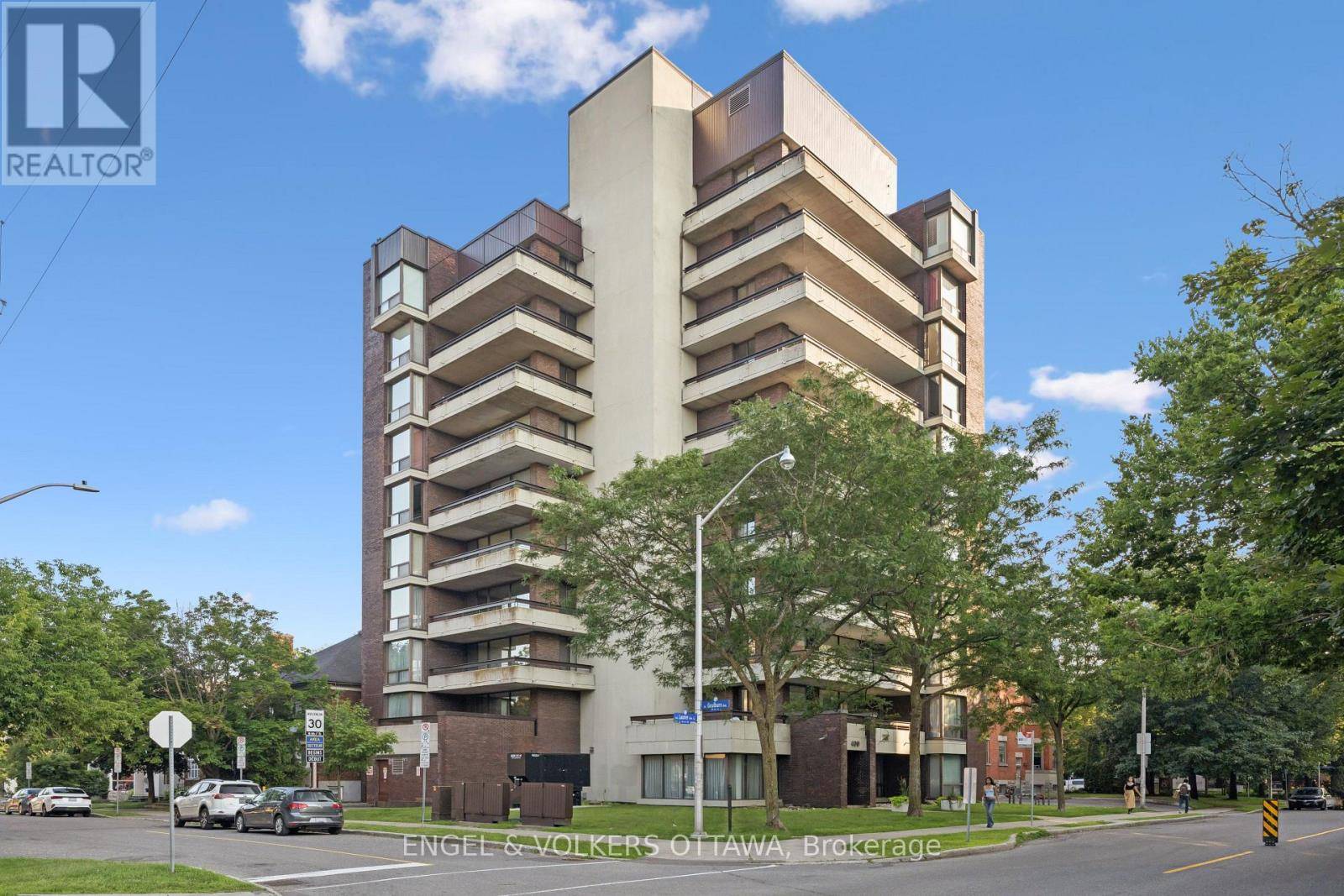 400 Laurier AVE East #8A, Ottawa, ON K1N8Y2