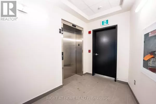 Ottawa, ON K1V7Y9,1637 BANK ST #101