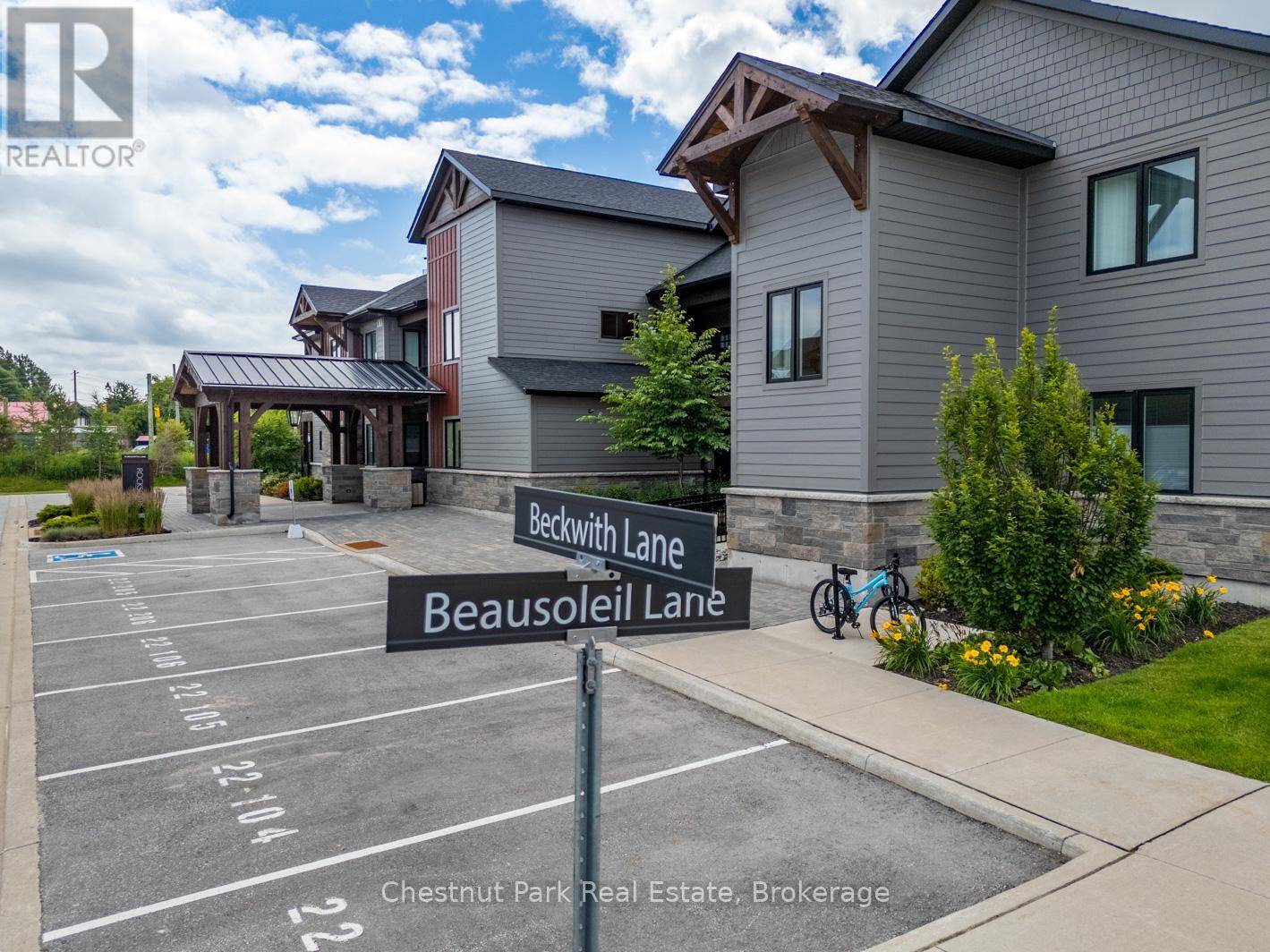 22 Beckwith LN #105, Blue Mountains, ON L9Y3B6