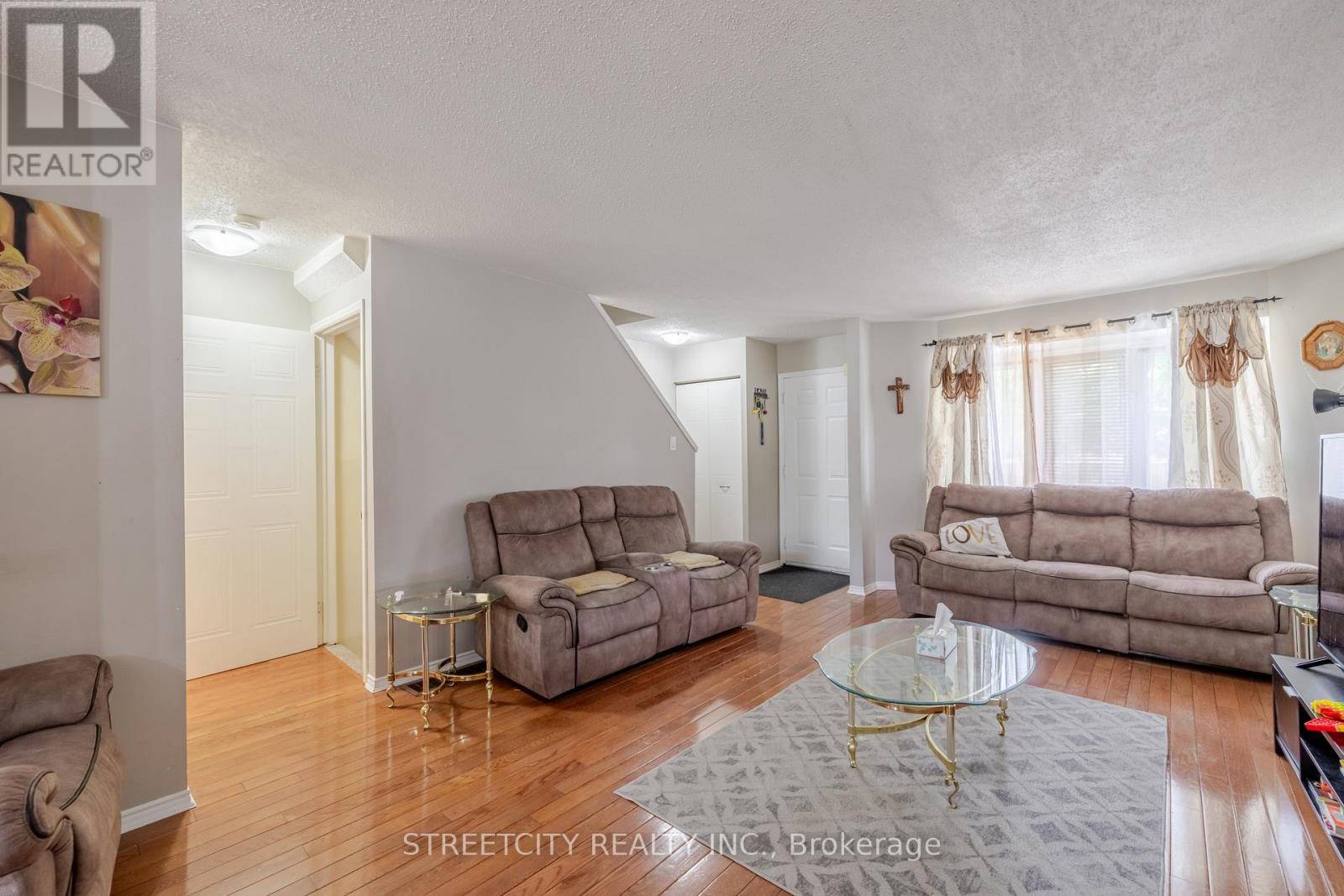 London East (east D), ON N5V4M3,1290 Bently DR #15