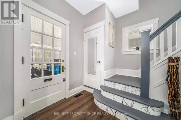 Smiths Falls, ON K7A3N2,18 QUEEN STREET