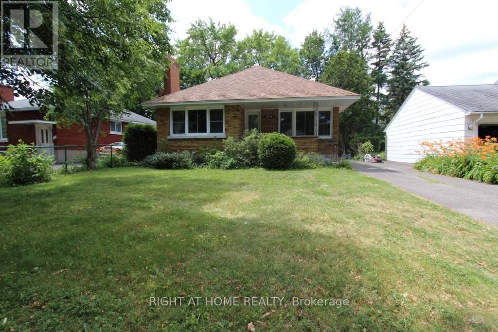 2216 PROSPECT AVENUE, Ottawa, ON K1H7G3