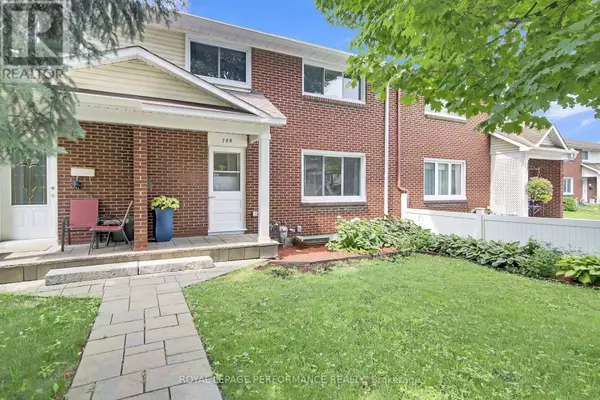 786 CUMMINGS AVENUE, Ottawa, ON K1K2L2