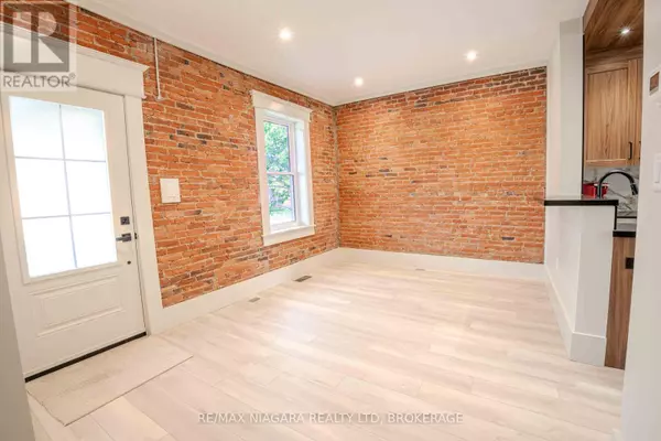 St. Catharines (oakdale), ON L2T1E7,6 ALMOND STREET
