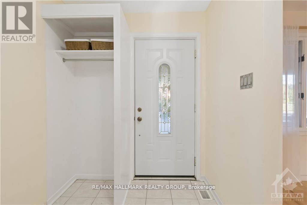 Ottawa, ON K1M1H3,3 ASHBURY PLACE