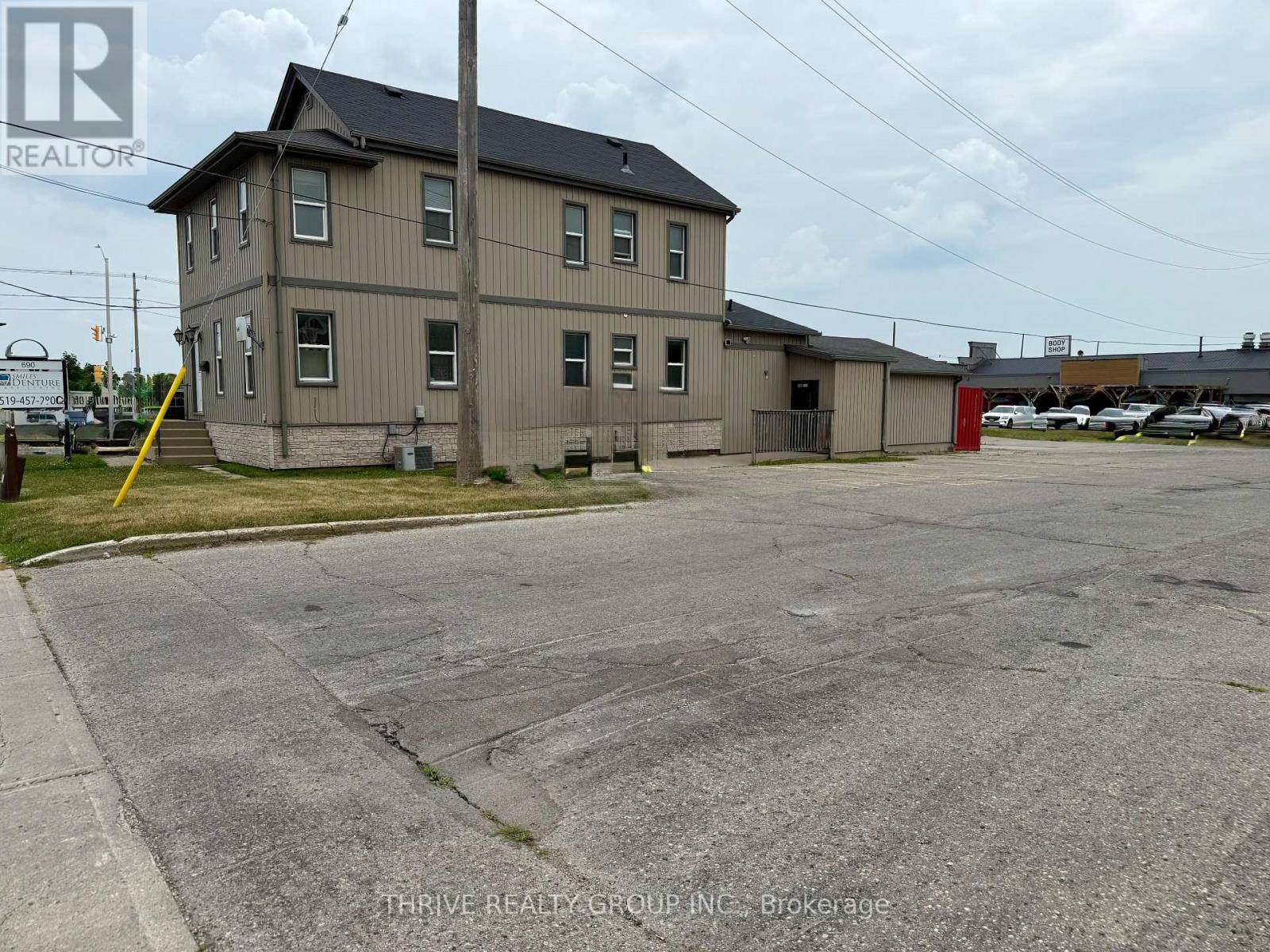 London East (east N), ON N5W1H4,690 HALE STREET