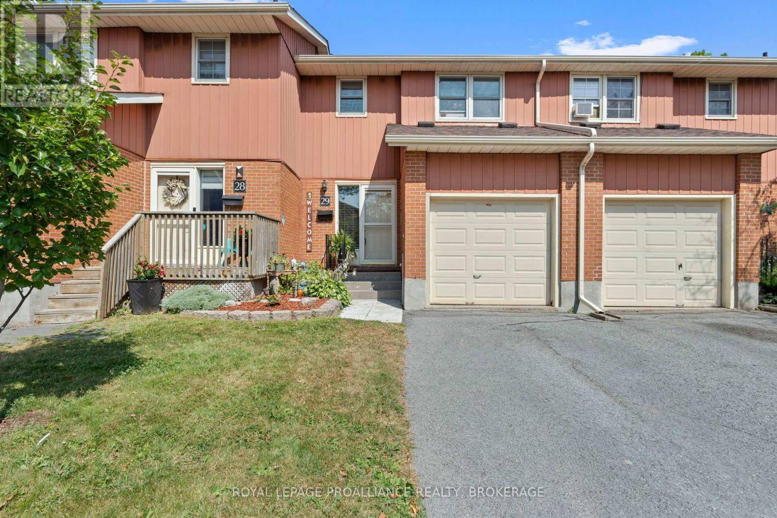 19 MacPherson AVE #29, Kingston (central City West), ON K7M6W4