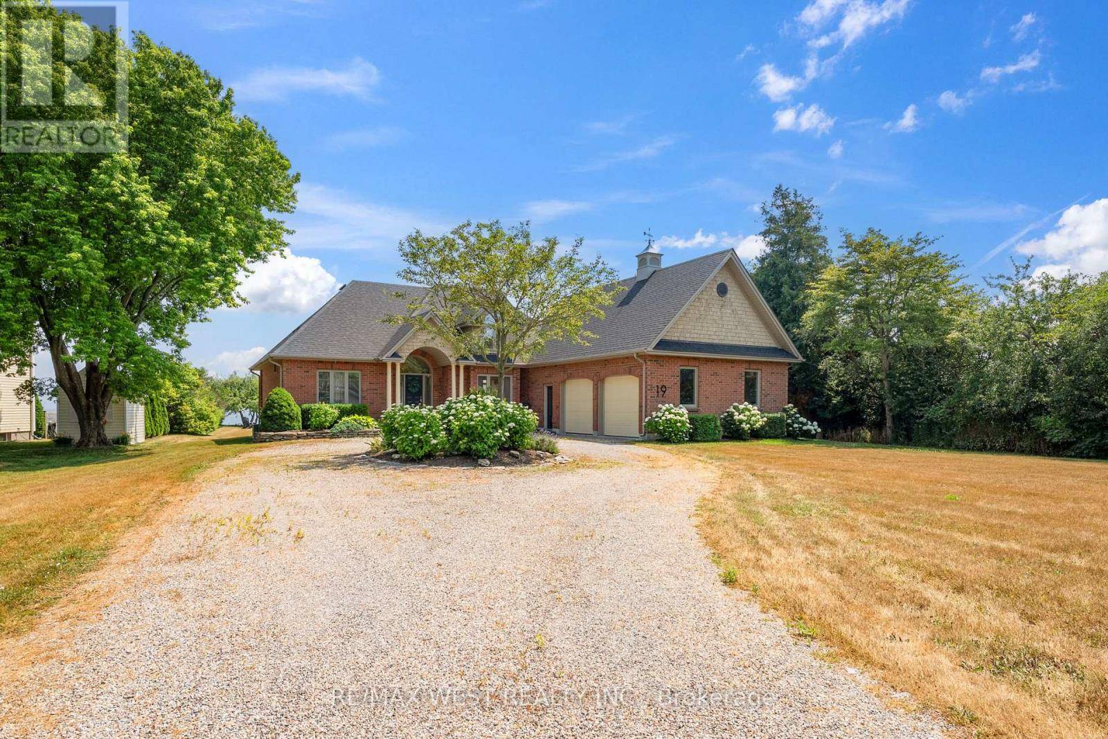 Prince Edward County (wellington Ward), ON K0K3L0,19 SKIFF COVE ROAD