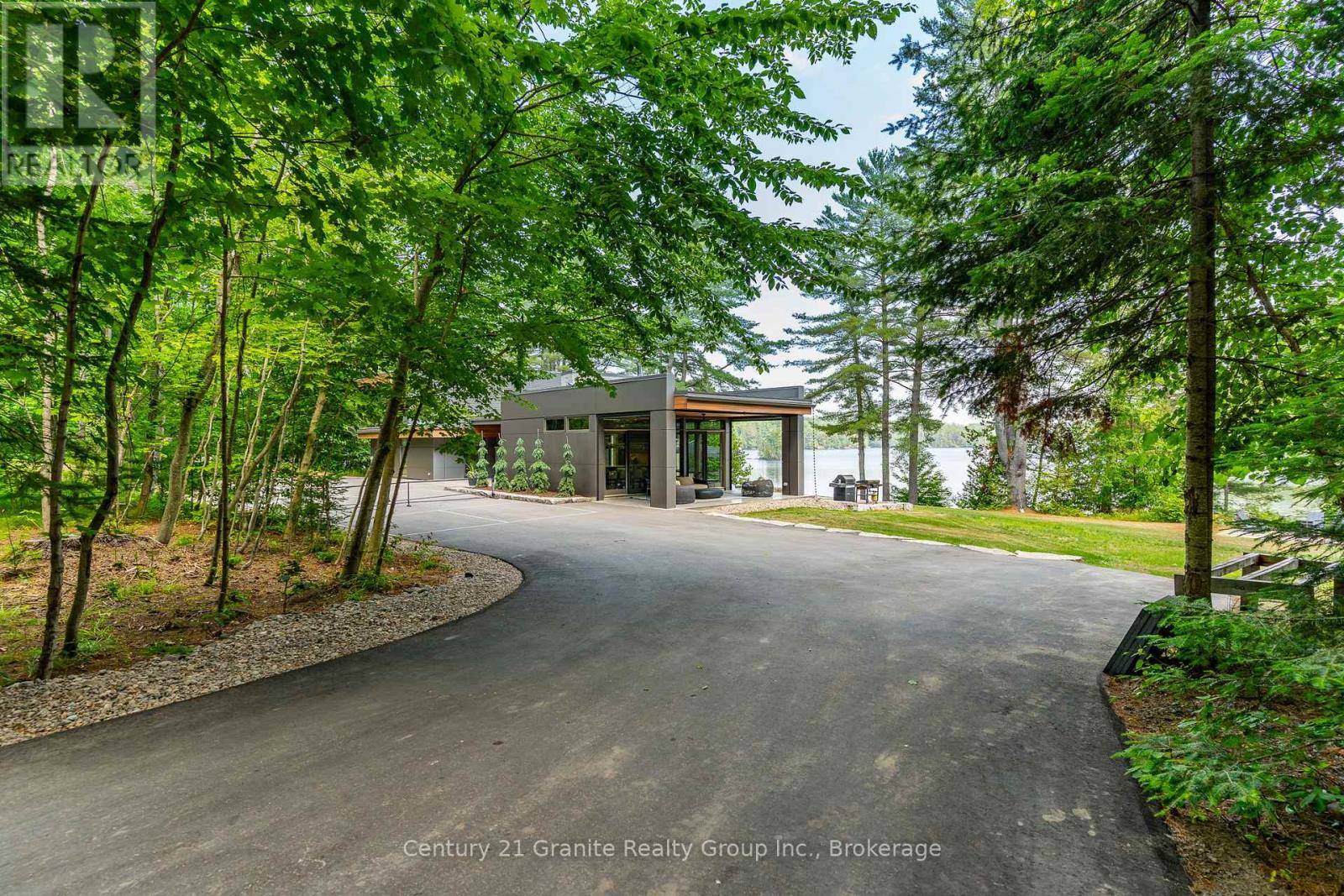 Minden Hills (minden), ON K0M2K0,1085 GRACE ROAD