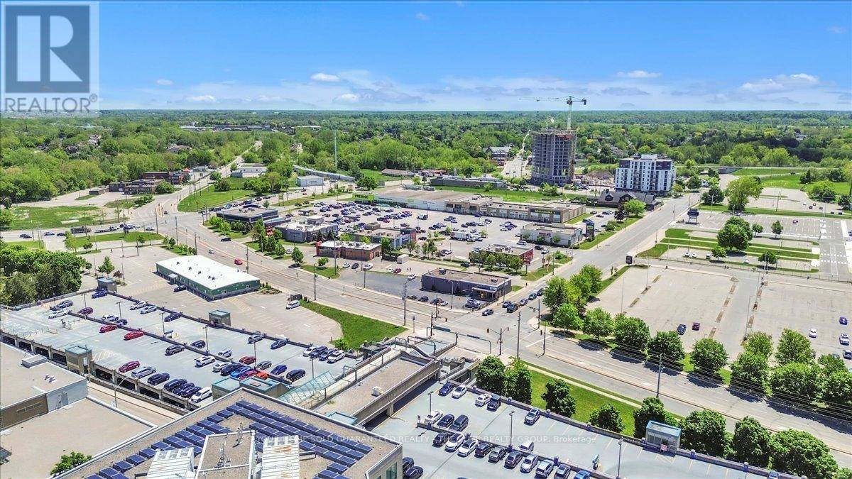 Brantford, ON N3T2G6,150 Colborne ST #302