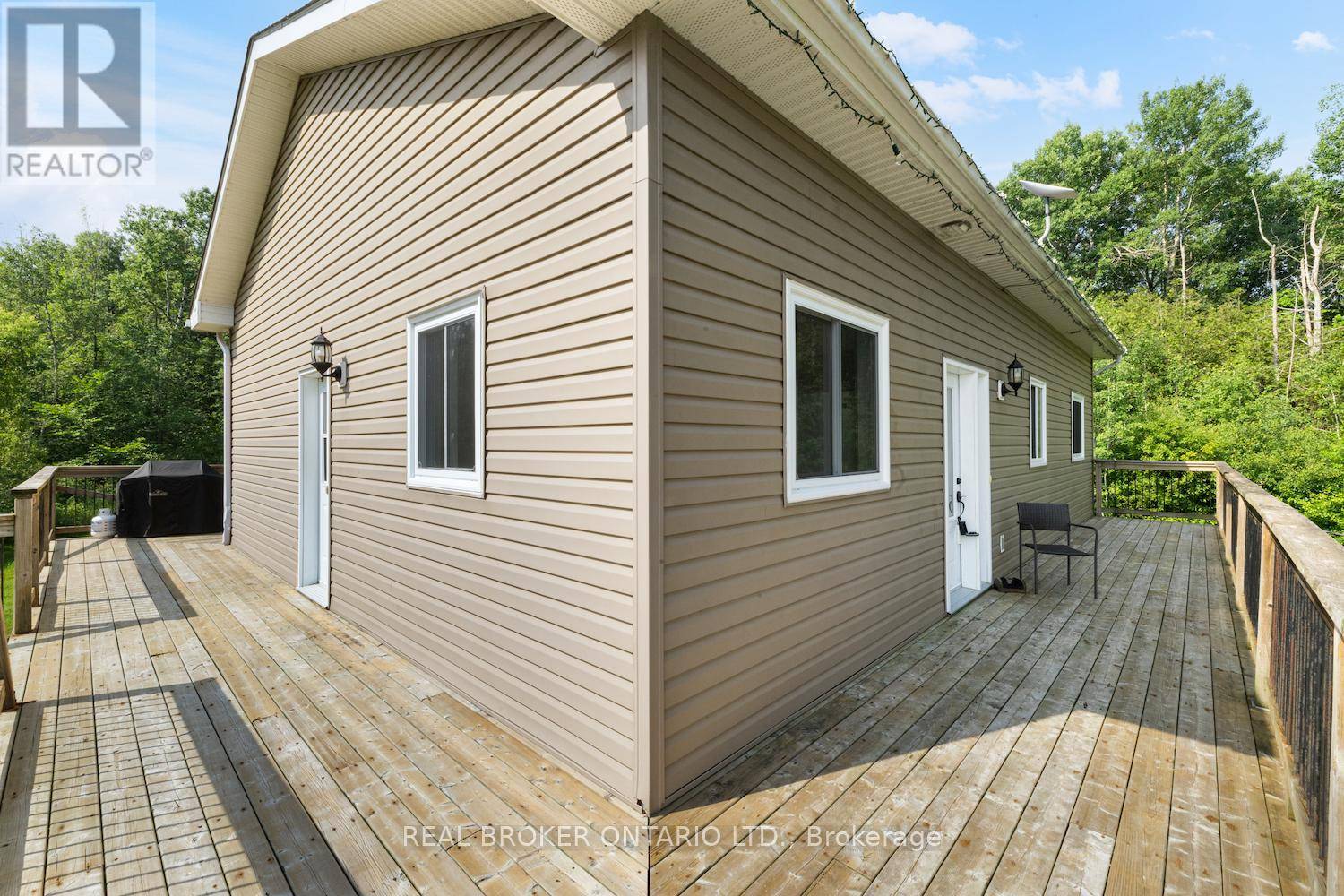 North Grenville, ON K0G1T0,323 COUNTY ROAD 18 ROAD