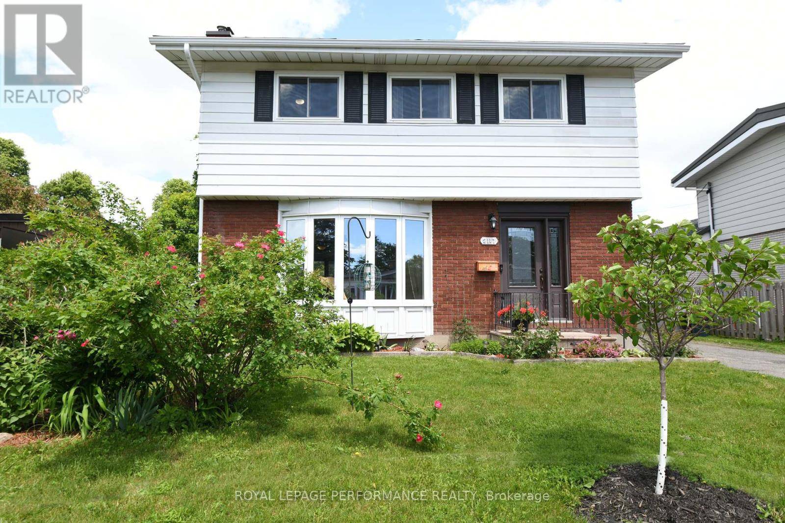 Ottawa, ON K1G2P6,2117 VALLEY DRIVE