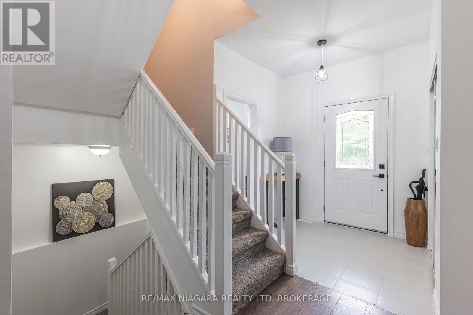 Fort Erie (crystal Beach), ON L0S1B0,203 CAMBRIDGE ROAD E