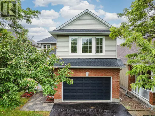 8 DUNN STREET, Ottawa, ON K2K3J8