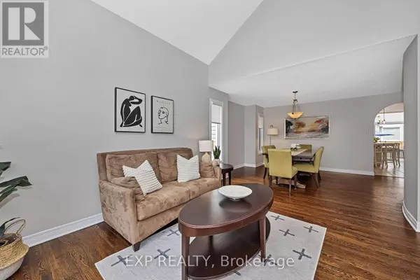 Ottawa, ON K1V1V7,3722 MOUNTAIN MEADOWS CRESCENT N
