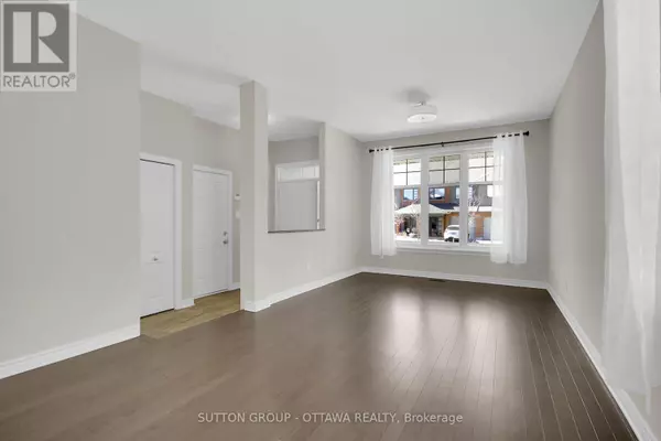 Ottawa, ON K1X0A8,809 CARNELIAN CRESCENT