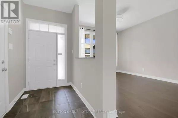 Ottawa, ON K1X0A8,809 CARNELIAN CRESCENT