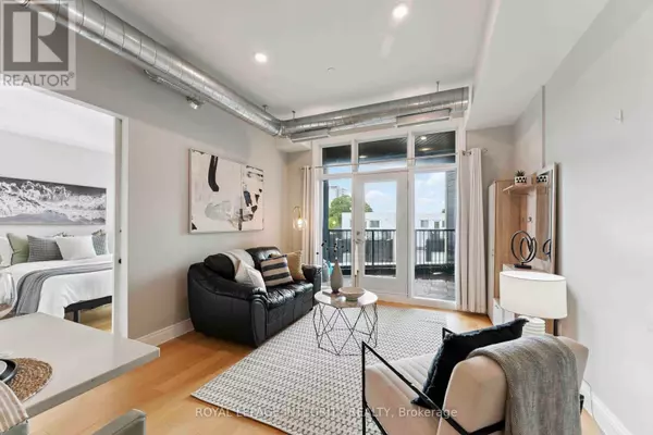 Ottawa, ON K1Y1T7,101 Pinhey ST #302