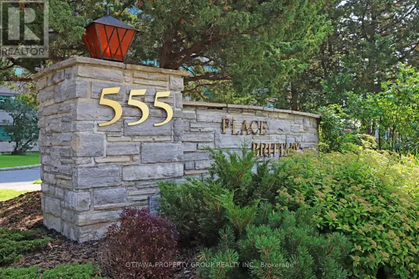Ottawa, ON K1K4C5,555 Brittany DR #913