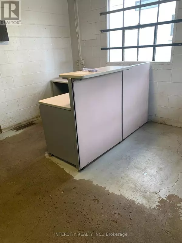 Guelph (grange Road), ON N1E6C2,21 INDUSTRIAL STREET