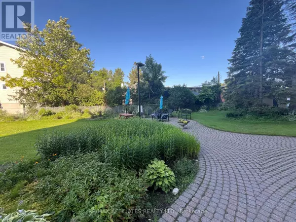 Ottawa, ON K1K4C5,555 BRITTANY DR #407