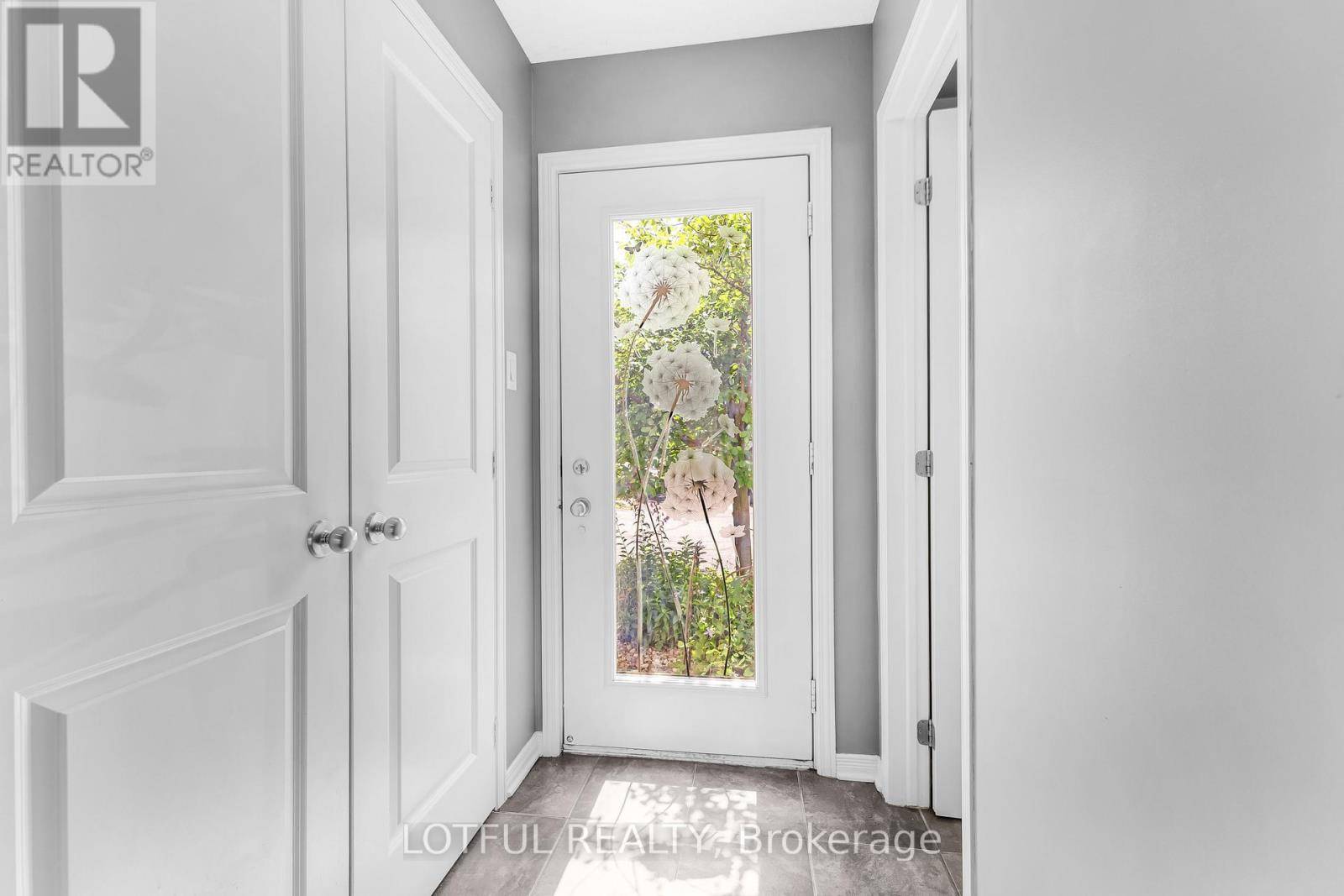 Ottawa, ON K1J1J9,515 BURLEIGH PRIVATE