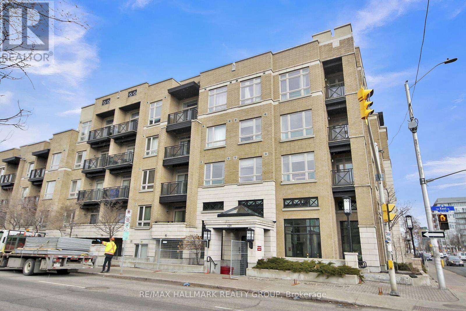 Ottawa, ON K2P1B5,429 Kent ST #205