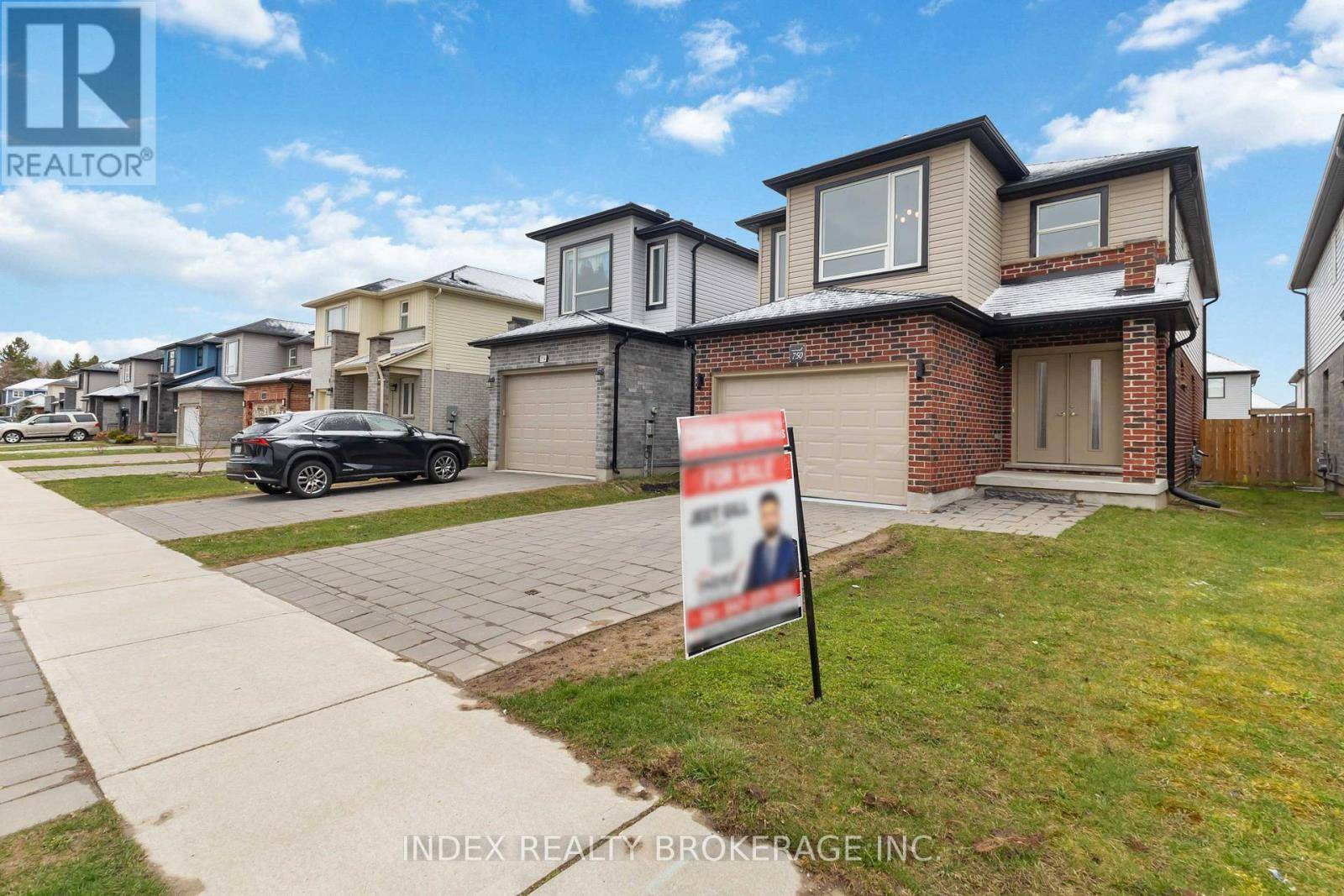 London North (north E), ON L5C1S6,750 FREEPORT STREET