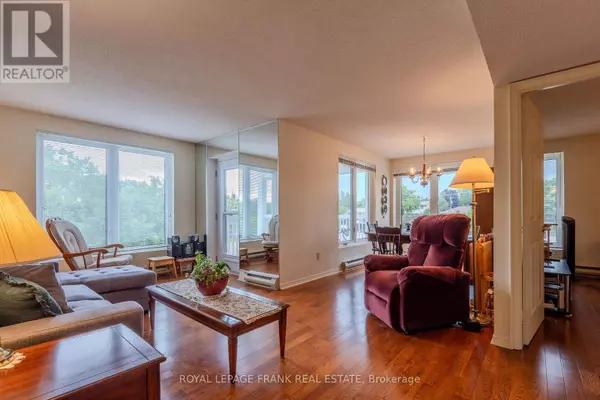 Kawartha Lakes (lindsay), ON K9V6C1,50 Rivermill BLVD #304