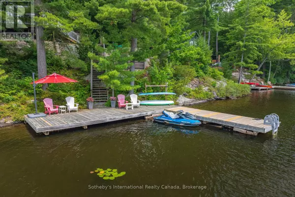 Gravenhurst (muskoka (s)), ON P1P1R2,1032 SUNSET BAY ROAD N