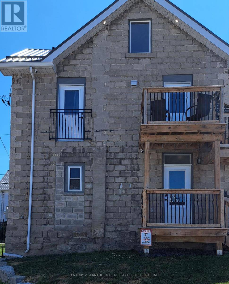 Kingston (east Of Sir John A. Blvd), ON K7K3X4,45 CHESTNUT STREET