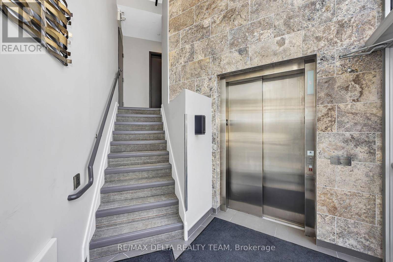 Ottawa, ON K1S5W6,150 Greenfield AVE #405