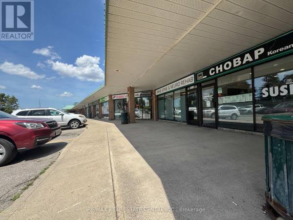 Hamilton (stoney Creek Mountain), ON L8J1P8,1050 PARAMOUNT DRIVE