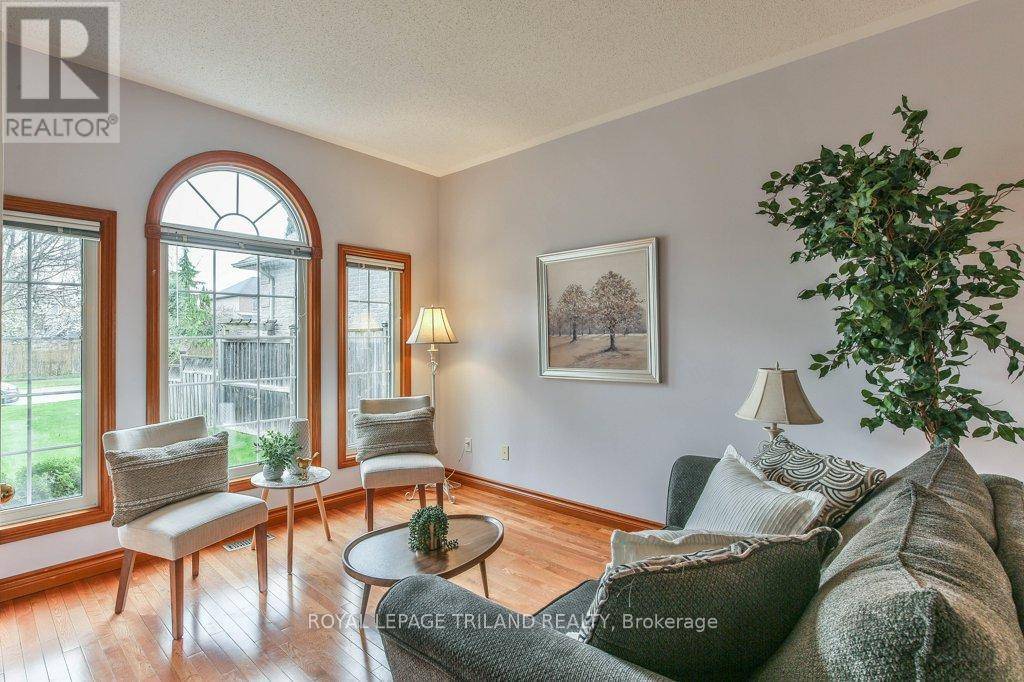 London East (east A), ON N5Y6L4,41 GREYROCK CRESCENT