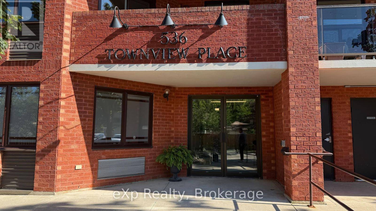 536 11th AVE East #105, Hanover, ON N4N2S4